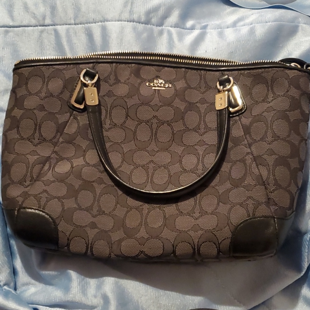 FIRM . Like New Coach bag